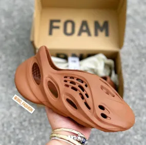 Adidas Yeezy Foam RNNR Clay Red