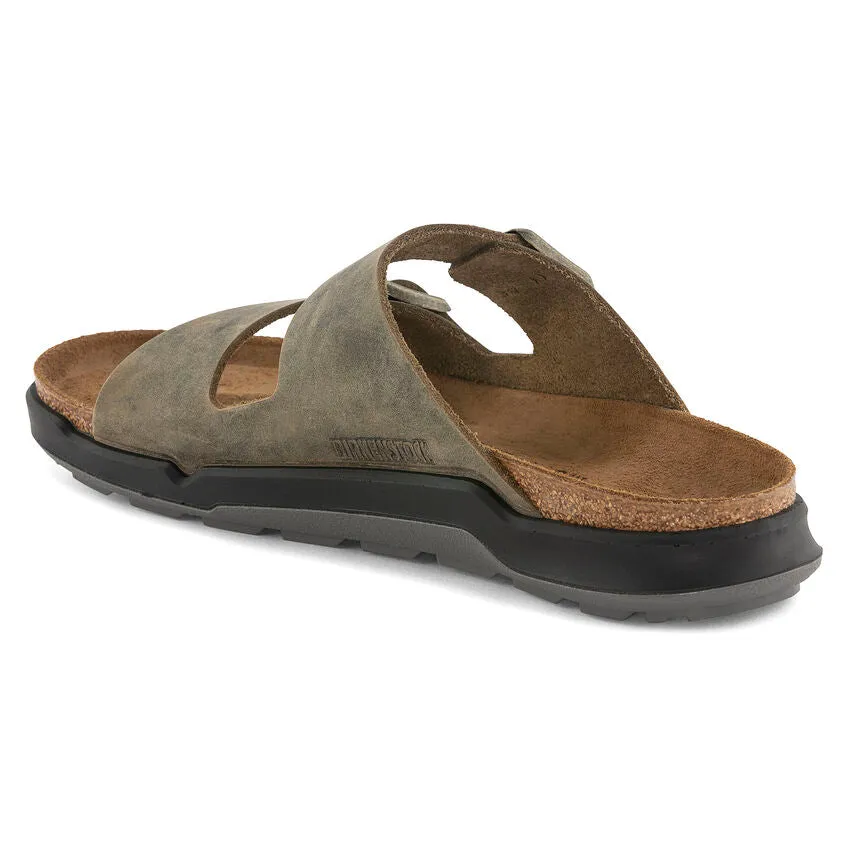 'Birkenstock' Men's Arizona Rugged Oiled Leather Sandal - Faded Khaki