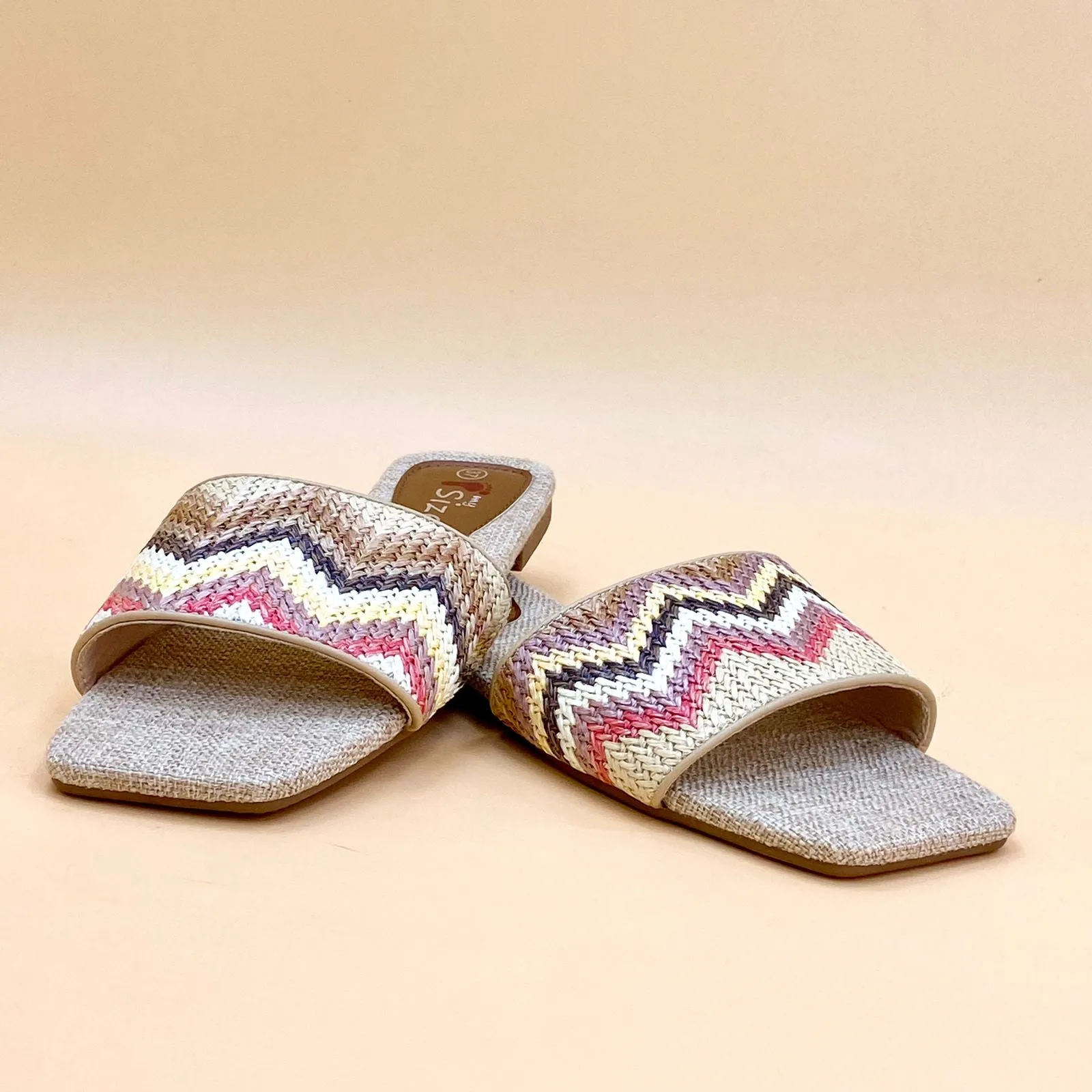 NEW , WOMEN SLIPPERS S10