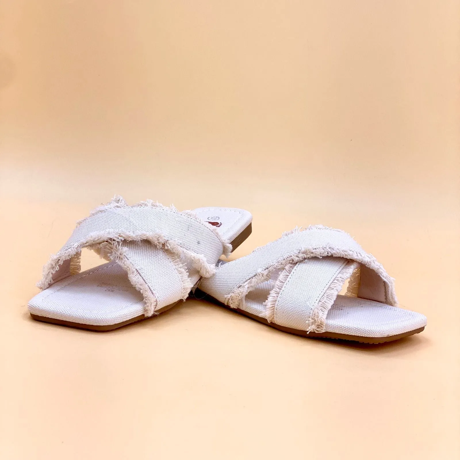 NEW , WOMEN SLIPPERS S11