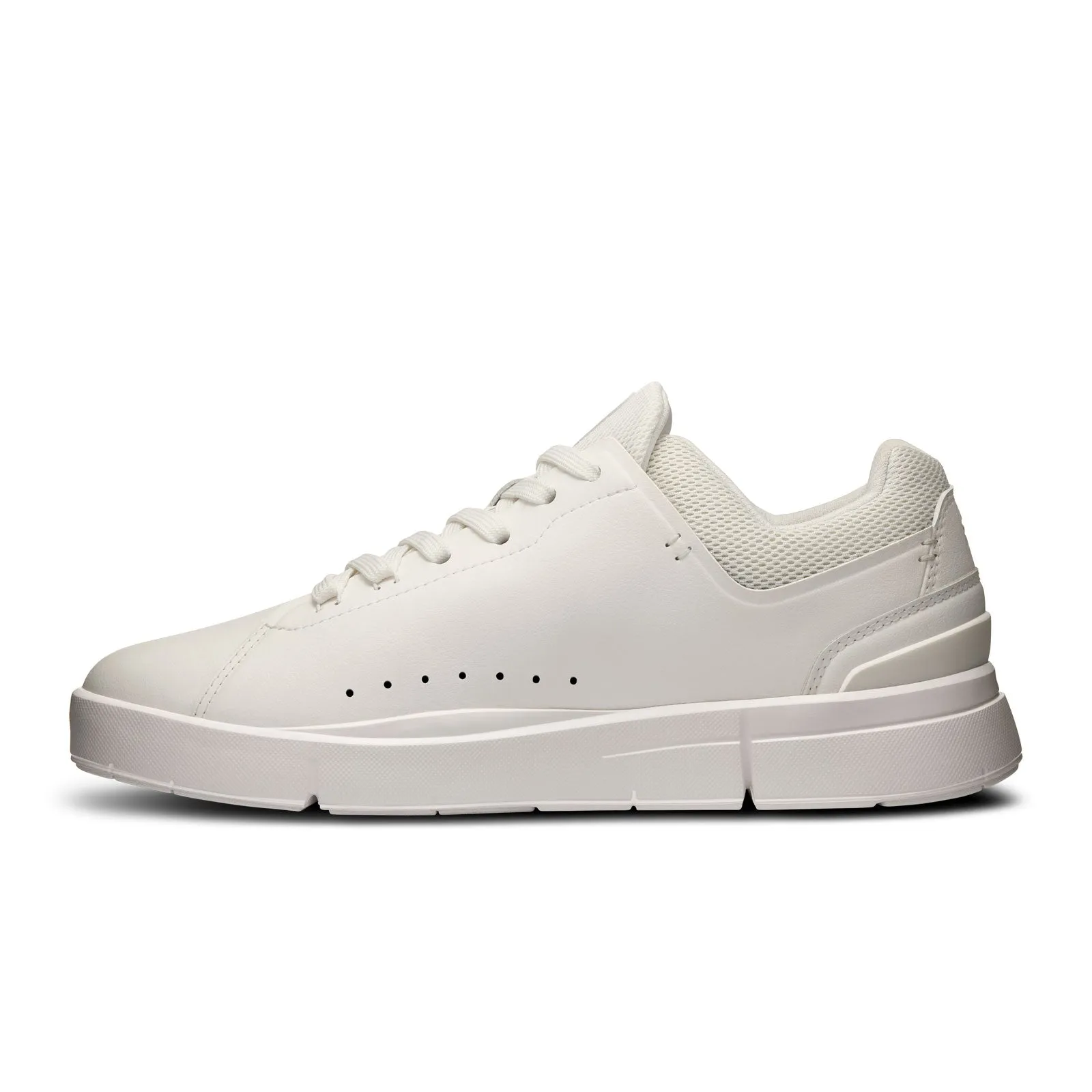 On Running The ROGER Advantage Sneaker (Men) - White/Undyed