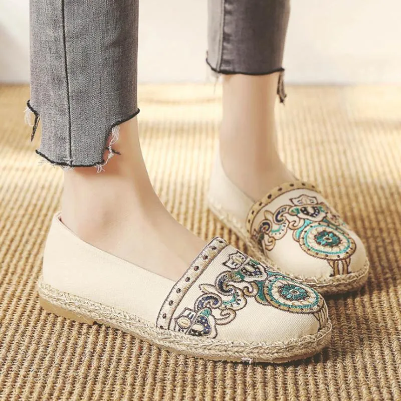 Women Casual Slip On Embroidered Low Heel Breathable Shoes